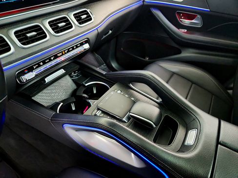 Used 2023 Mercedes-Benz GLE 350 4MATIC w/ Premium Package image 11