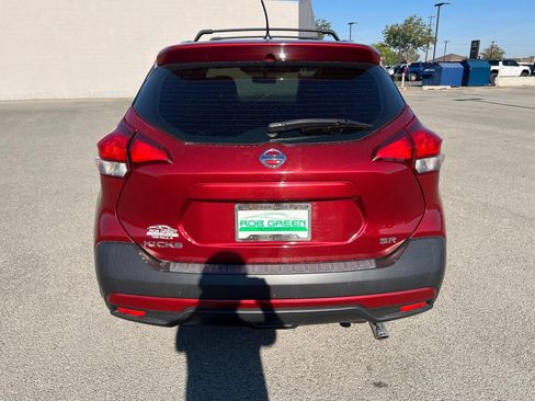 Used 2019 Nissan Kicks SR w/ Interior Electronics Package FWD image 4