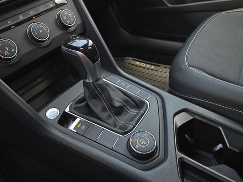 Certified 2022 Volkswagen Taos SE AWD/4WD image 34