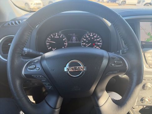 Used 2019 Nissan Pathfinder SL image 20
