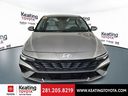 Used 2025 Hyundai Elantra Limited FWD image 10