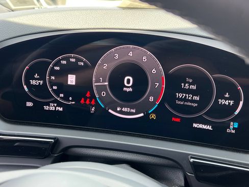 Certified 2025 Porsche Cayenne AWD/4WD image 26