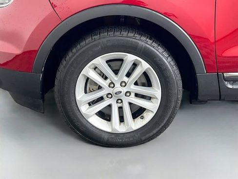 Used 2013 Ford Explorer XLT image 10