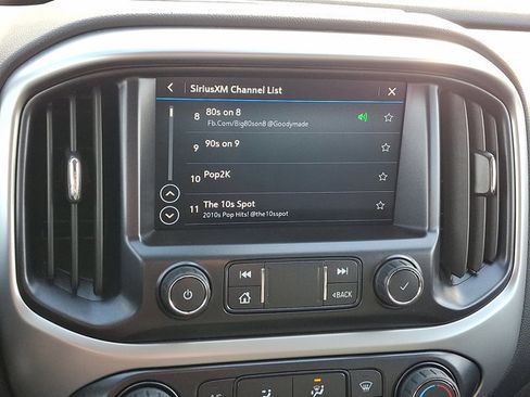 Used 2022 Chevrolet Colorado LT w/ LT Convenience Package image 16