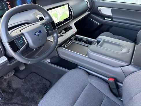 Used 2025 Ford Expedition Max Active image 10