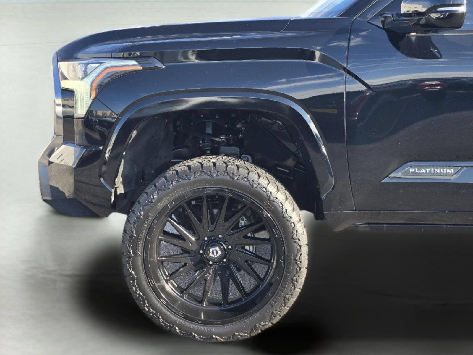 Used 2023 Toyota Tundra Platinum AWD/4WD image 9