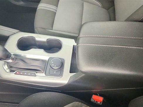 Used 2025 Chevrolet Blazer LT image 18