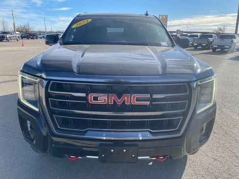 Used 2024 GMC Yukon AT4 w/ Technology Package image 9