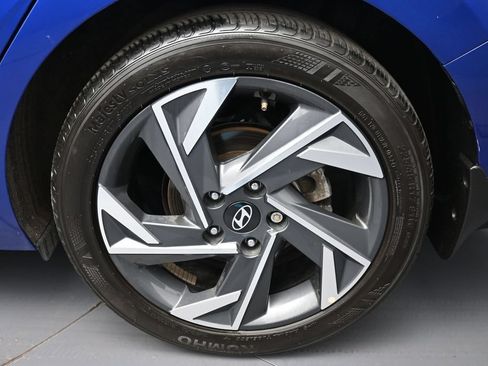 Certified 2024 Hyundai Elantra SEL w/ Convenience Package FWD image 15