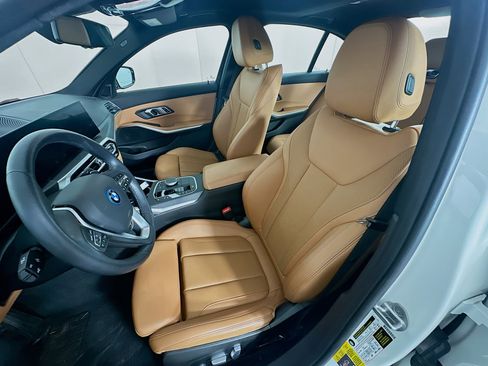 Used 2023 BMW 330e xDrive image 13