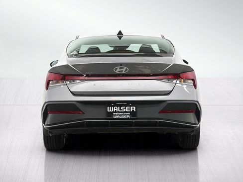 Used 2024 Hyundai Elantra SEL FWD image 4