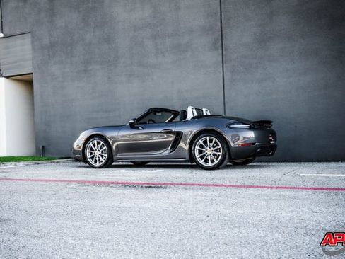 Used 2021 Porsche 718 Boxster image 41