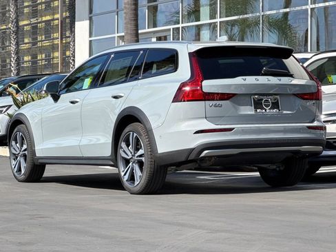 New 2026 Volvo V60 B5 Cross Country Plus w/ Climate Package image 3
