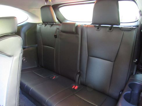 Certified 2024 Toyota Highlander XLE AWD/4WD image 17