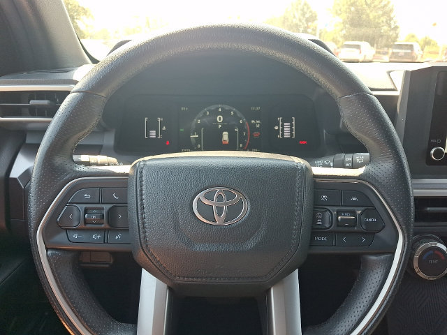 Used 2025 Toyota 4Runner SR5 AWD/4WD image 19