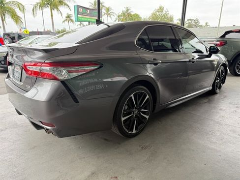 Used 2019 Toyota Camry XSE FWD image 9