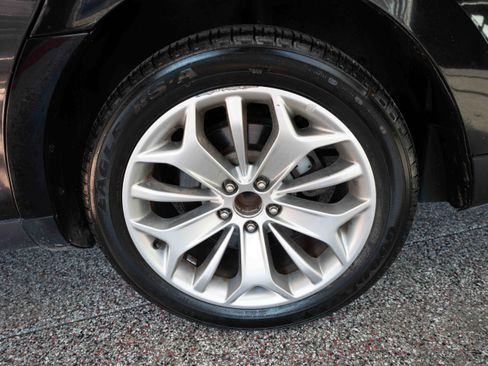 Used 2019 Ford Taurus Limited image 27