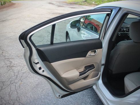 Used 2014 Honda Civic LX image 16
