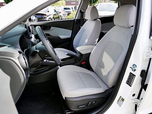 Certified 2023 Hyundai Kona SEL AWD/4WD image 15