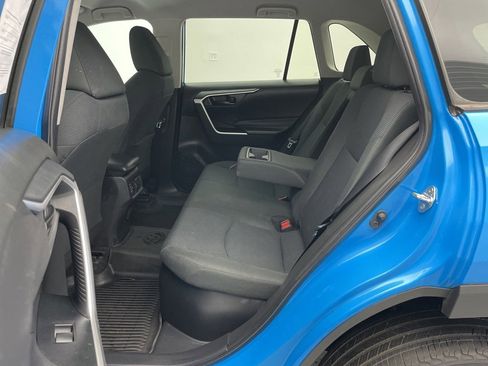 Used 2020 Toyota RAV4 LE image 38