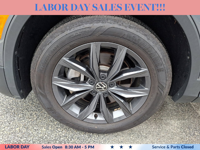 Used 2023 Volkswagen Tiguan SE w/ Panoramic Sunroof Package AWD/4WD image 28