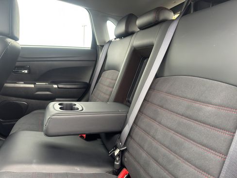 Used 2024 Mitsubishi Outlander Sport SE image 8