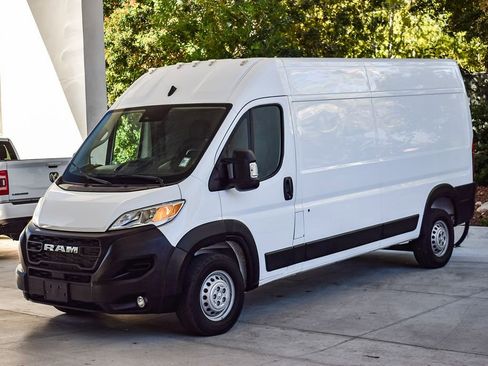 Used 2025 RAM ProMaster 2500 w/ Convenience Group FWD image 3