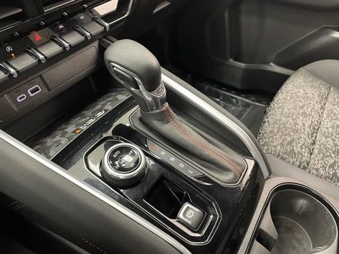 Used 2024 Chevrolet Colorado Z71 w/ Z71 Convenience Package 2 image 8