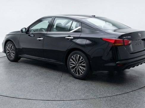 Used 2025 Nissan Altima 2.5 SV image 6