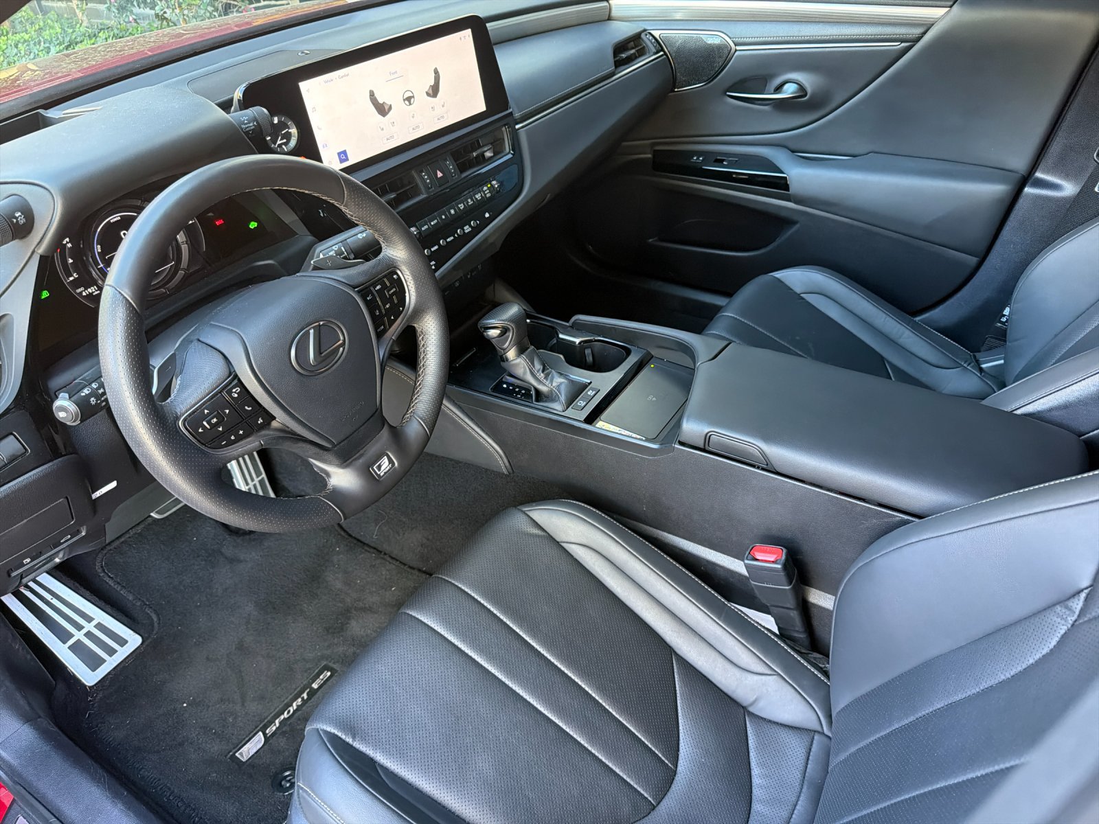 Used 2024 Lexus ES 300h F Sport w/ Accessory Package (Z2) FWD image 8