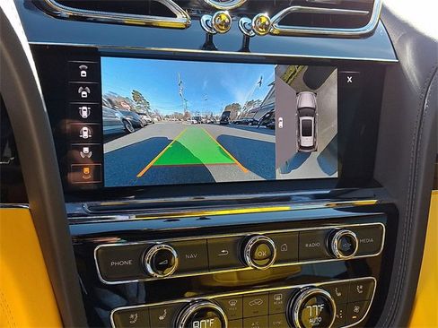 Used 2023 Bentley Bentayga image 20
