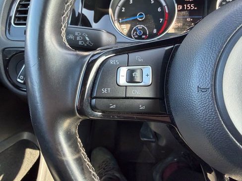 Used 2017 Volkswagen Golf R 4-Door AWD/4WD image 40