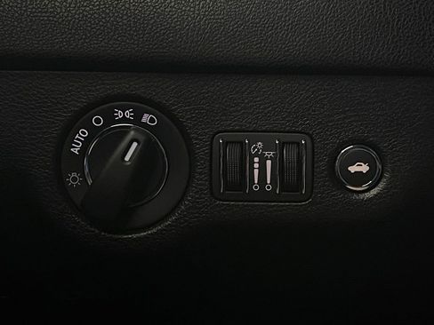 Used 2019 Chrysler 300 Touring w/ Sport Appearance Package RWD image 20