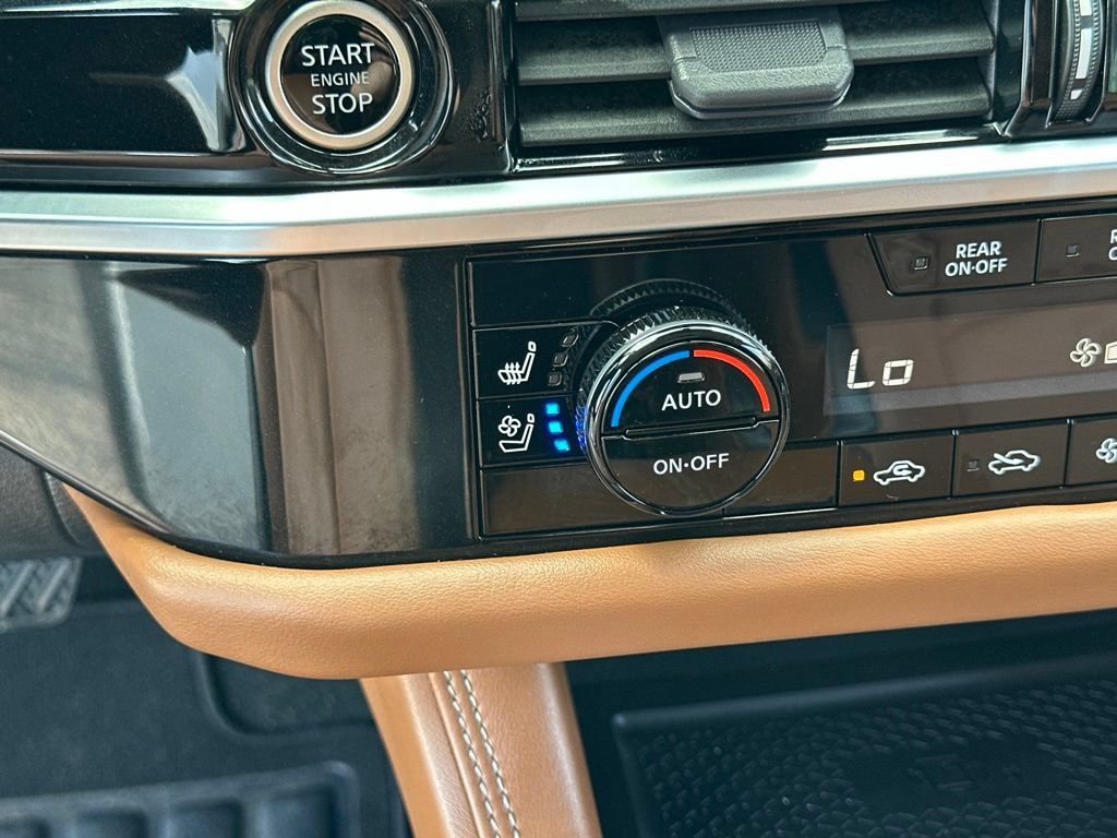 Used 2023 Nissan Pathfinder Platinum AWD/4WD image 5