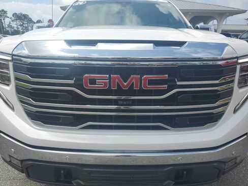 Used 2024 GMC Sierra 1500 SLT w/ SLT Premium Plus Package AWD/4WD image 17