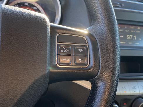 Used 2020 Dodge Journey SE image 21