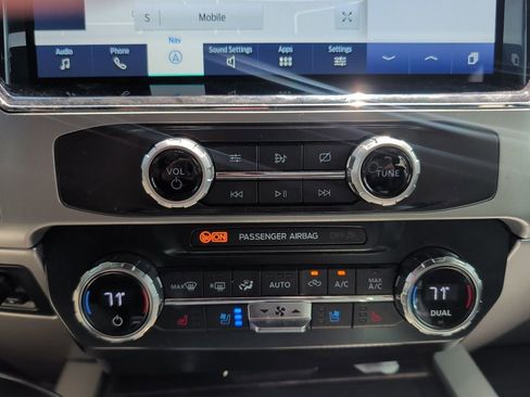 Used 2022 Ford F250 Lariat w/ Chrome Package image 15