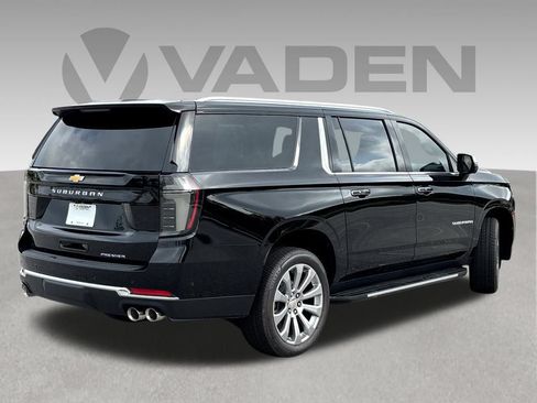 New 2025 Chevrolet Suburban Premier RWD image 22