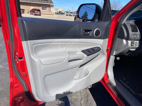 Used 2013 Toyota Tacoma 4x4 Double Cab w/ TRD Off-Road Pkg image 51