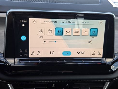 New 2026 Volkswagen Atlas Cross Sport SE AWD/4WD image 16