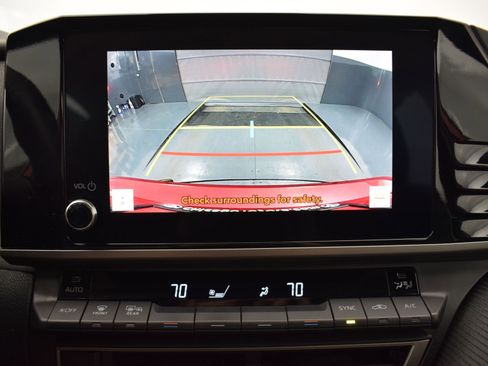 Used 2025 Toyota Camry SE FWD image 16