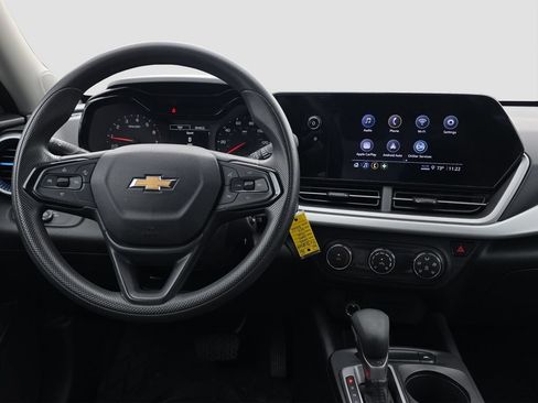 Used 2024 Chevrolet Trax LS FWD image 13