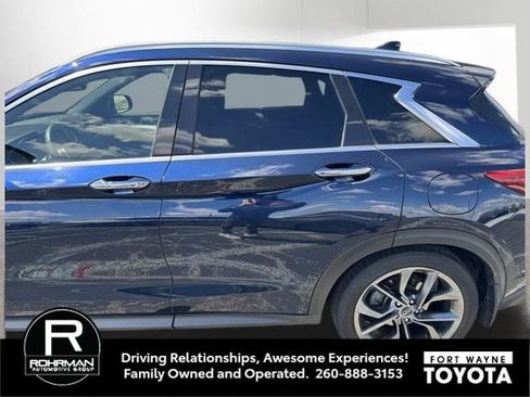 Used 2019 INFINITI QX50 Essential w/ Sensory Package image 3