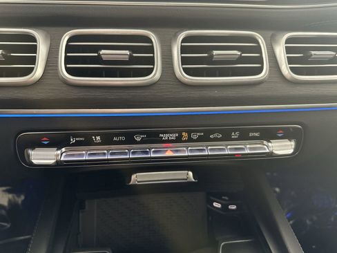 Used 2024 Mercedes-Benz GLS 450 4MATIC image 19