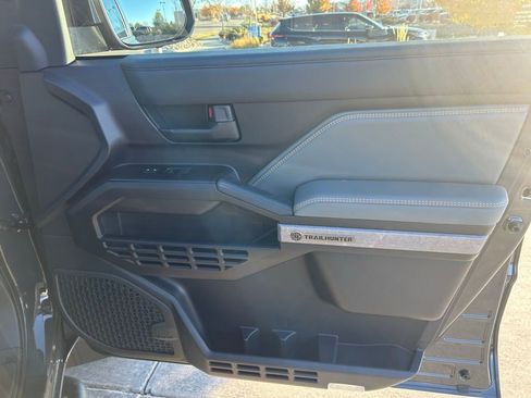 Used 2025 Toyota 4Runner Trailhunter image 30