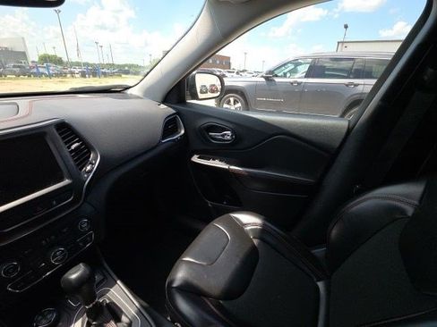 Used 2022 Jeep Cherokee Trailhawk w/ Sound & Nav Group AWD/4WD image 21