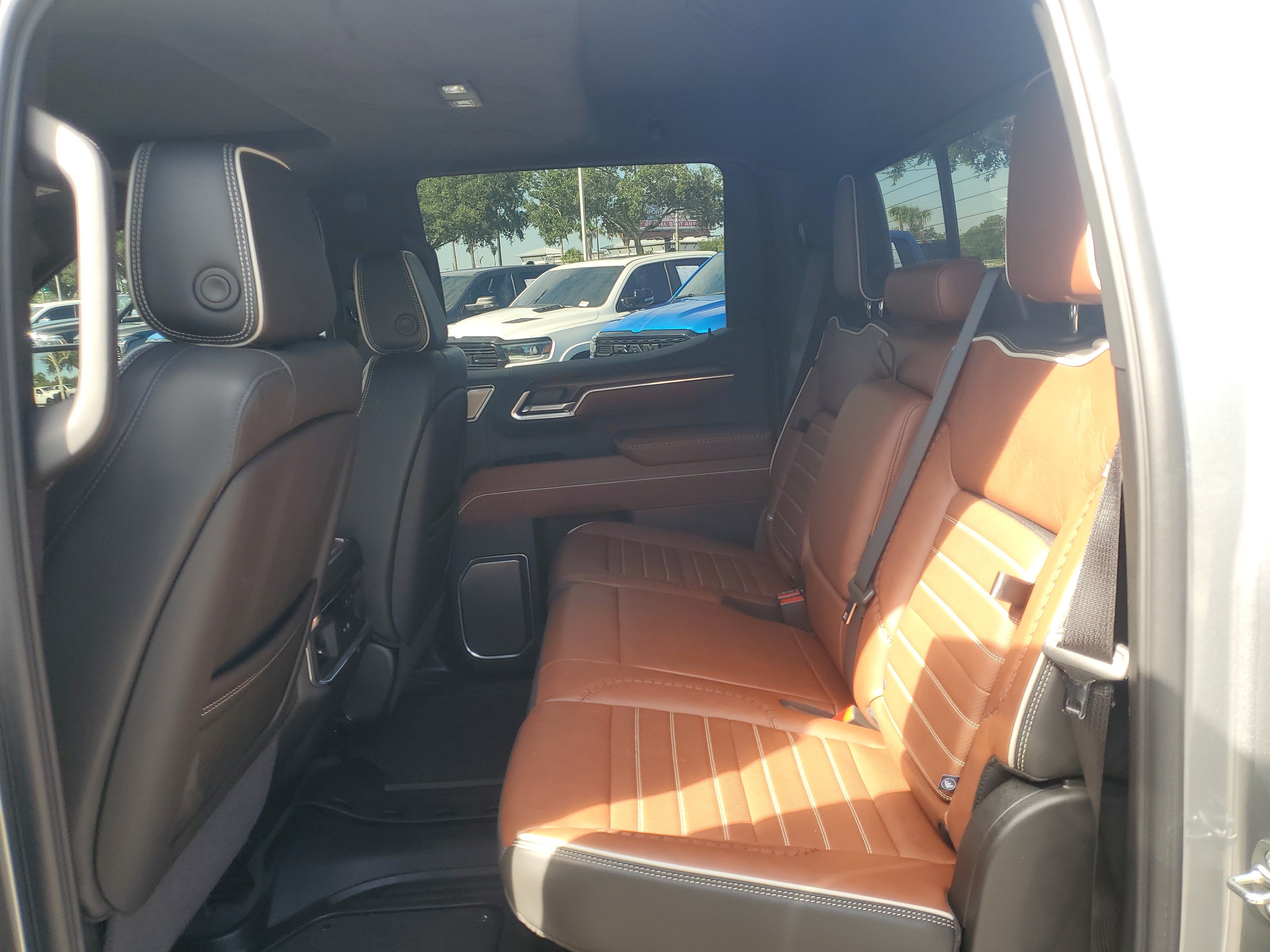 Used 2026 GMC Sierra 1500 Denali Ultimate AWD/4WD image 9
