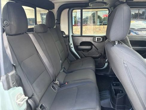 Used 2023 Jeep Gladiator Sport AWD/4WD image 38