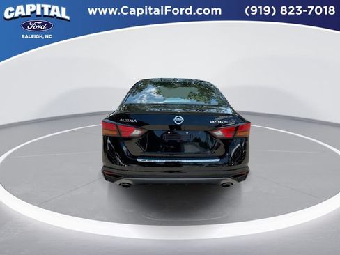 Used 2022 Nissan Altima 2.5 SR FWD image 7