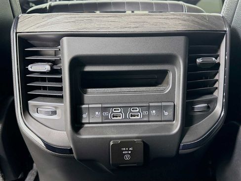 Used 2025 RAM 1500 Limited AWD/4WD image 26